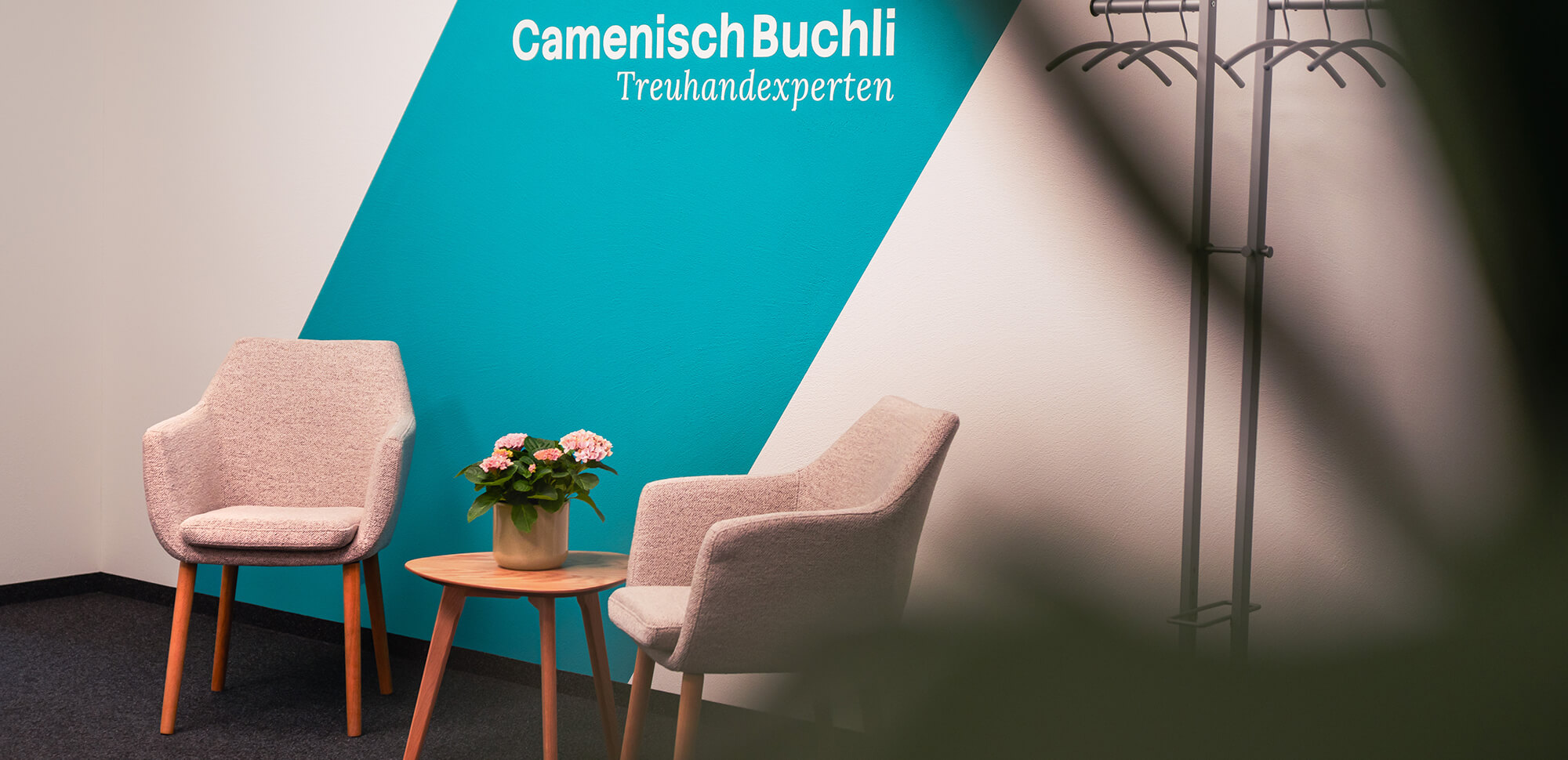 Eingangsbereich von Camenisch Buchli Treuhandexperten AG